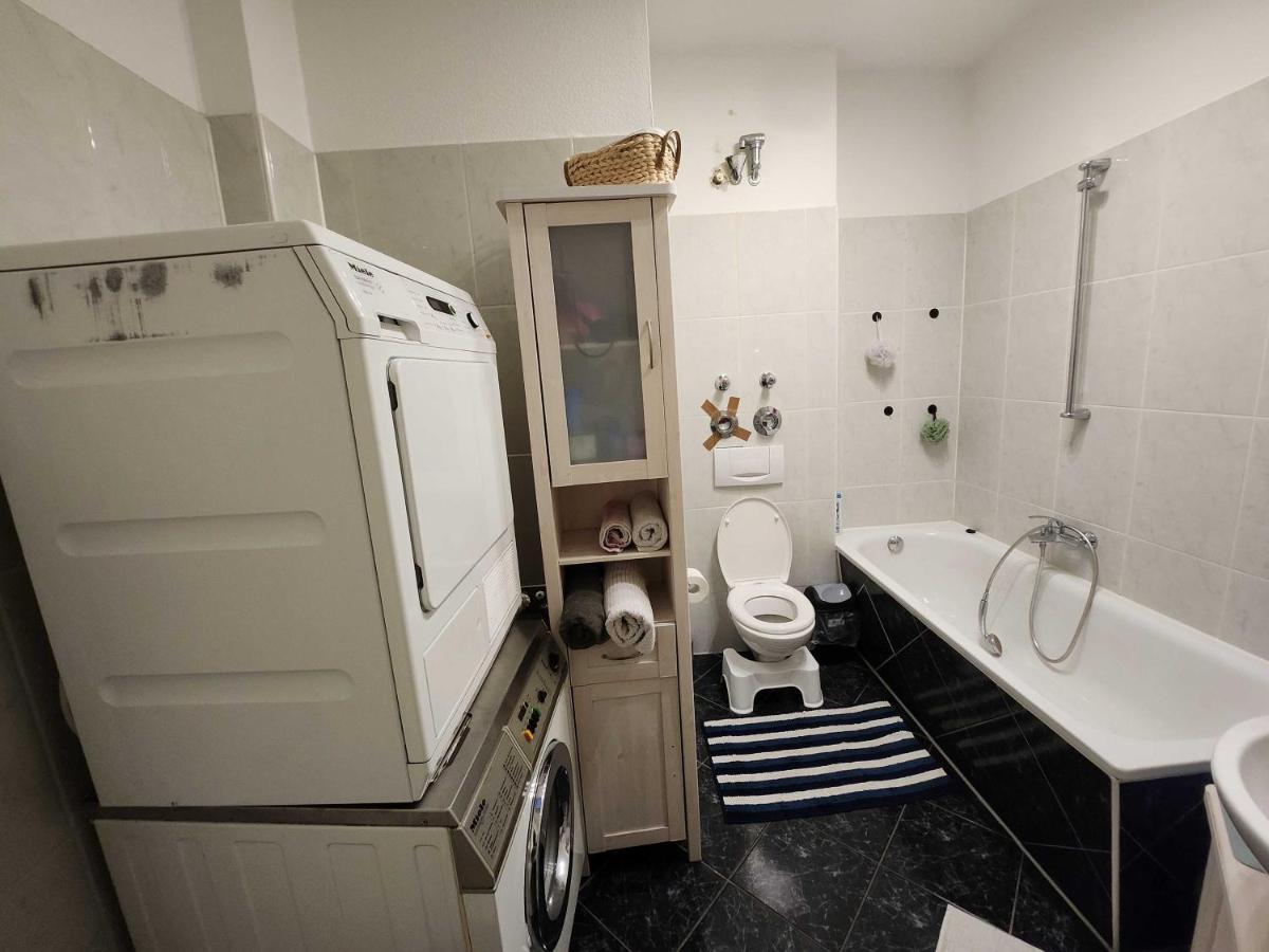 One Private Room Available In A Two Room Apartment In Tegel, Berlin Dış mekan fotoğraf