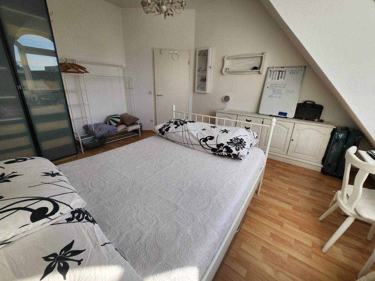 One Private Room Available In A Two Room Apartment In Tegel, Berlin Dış mekan fotoğraf
