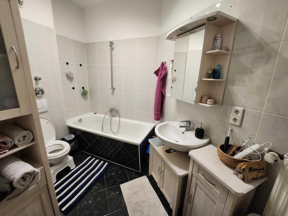 One Private Room Available In A Two Room Apartment In Tegel, Berlin Dış mekan fotoğraf