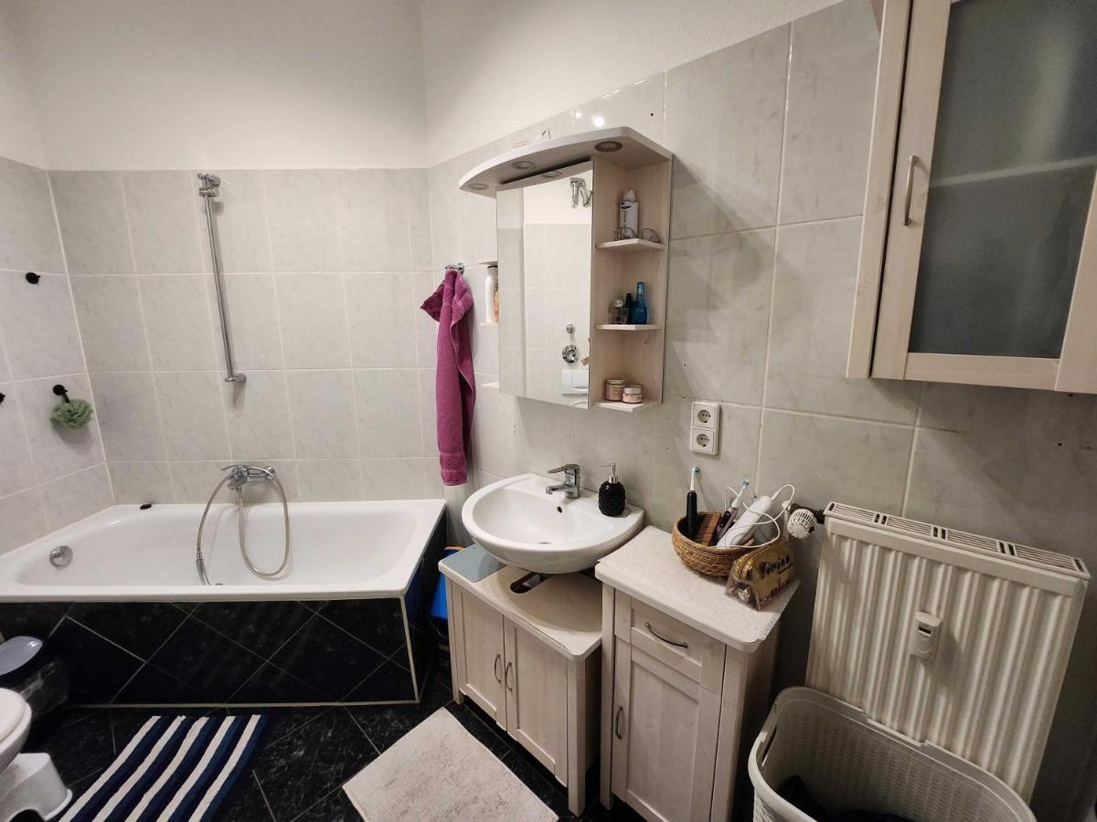 One Private Room Available In A Two Room Apartment In Tegel, Berlin Dış mekan fotoğraf